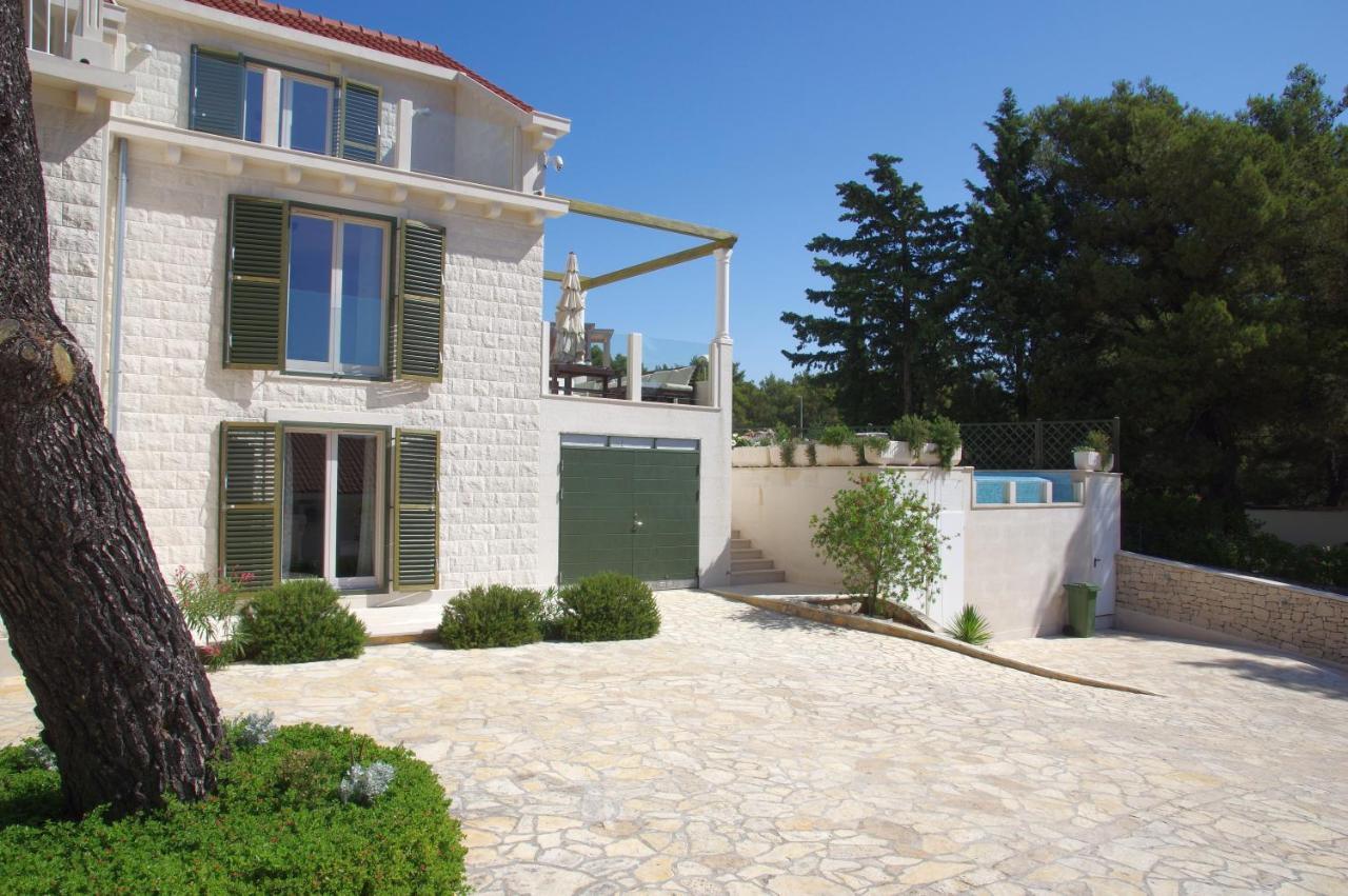 Holiday Home Nevista Sumartin Exteriér fotografie